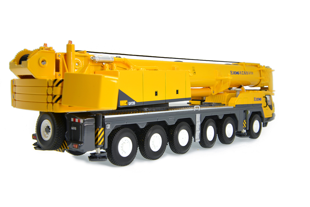 XCMG All-Terrain Crane QAY200 Model (1:50)